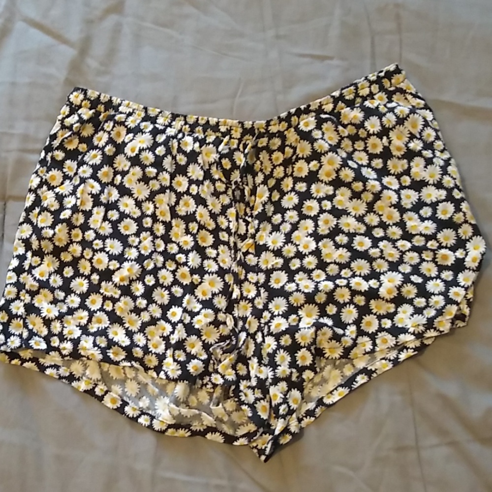 Daisy shorts